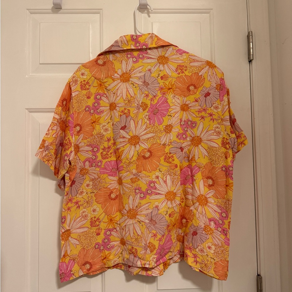 H&M button down blouse - Picture 2 of 3